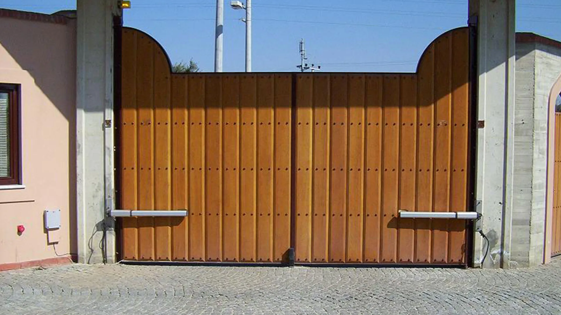 Kanatlı Bahçe Kapı Sistemleri